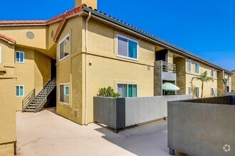 Building Photo - 7405 Charmant Dr