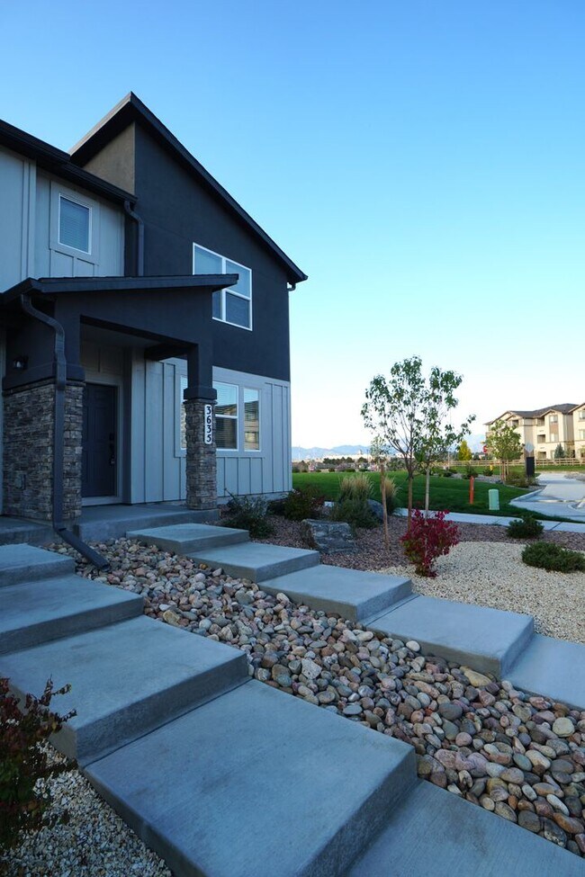 Building Photo - 3635 Moon River Dr