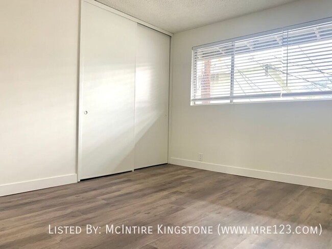 Building Photo - A Beautifully Renovated 2BD 1BA Apartment ...