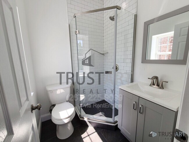 Foto del edificio - 4732 Longshore Ave