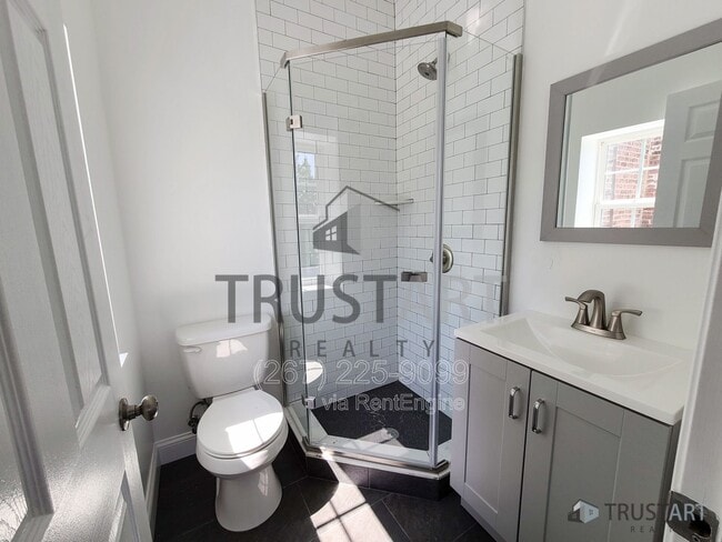 Photo - 4732 Longshore Ave Apartment