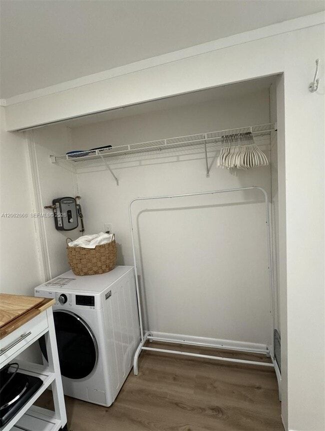 Building Photo - 914 N Ocean Breeze