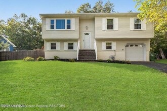 Building Photo - 922 Morris Ave