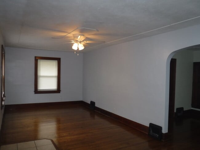 Building Photo - 3509 Saint Joseph Ave