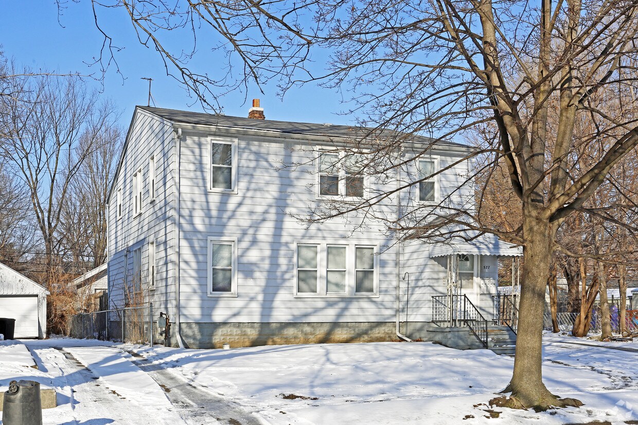 577 E Mapledale Ave, Hazel Park, MI 48030 Apartments in Hazel Park
