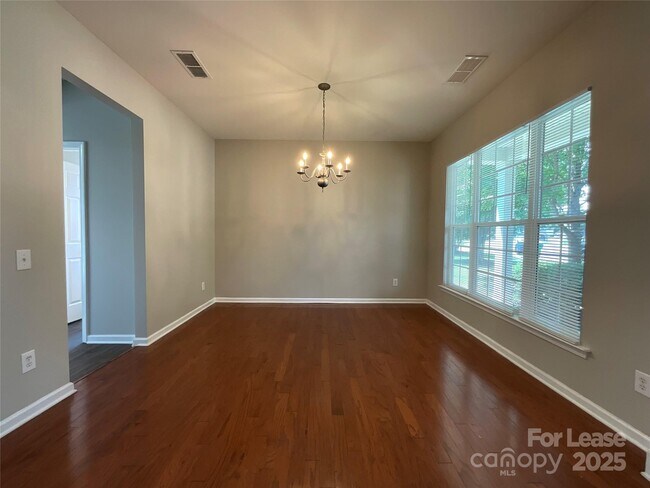 Building Photo - 2111 Arbor Vista Dr