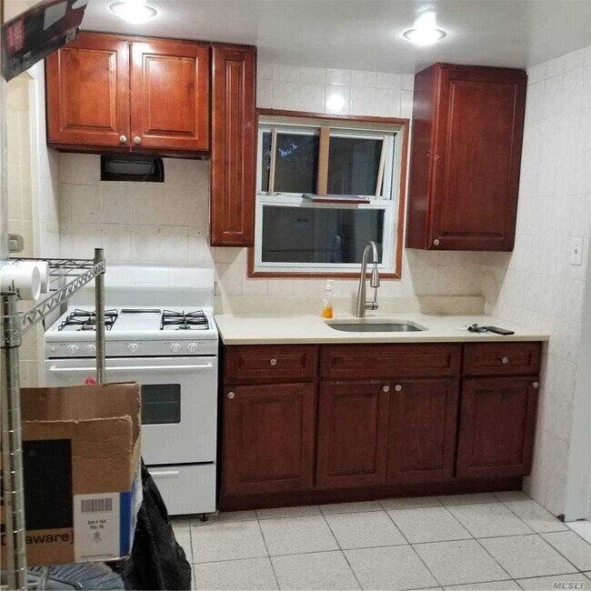 Foto del edificio - 100 Fairview Blvd