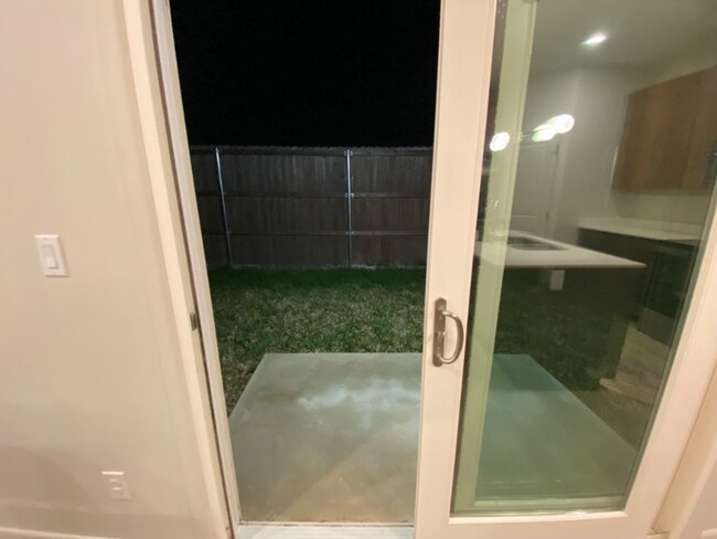 Foto del edificio - 3412 Duke Ave