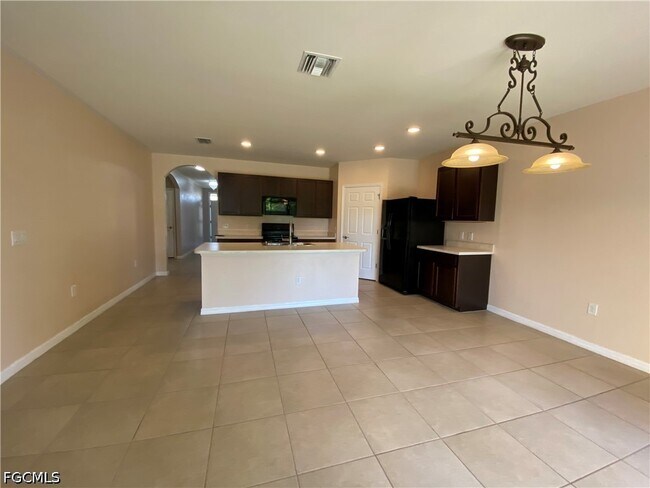 Building Photo - 3425 Cancun Ct