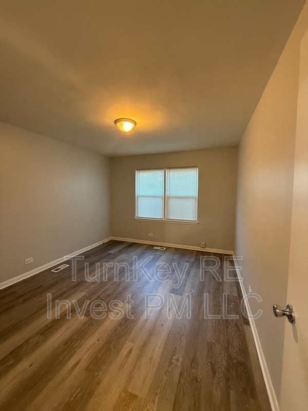 Foto del edificio - 1505 N Maywood Dr