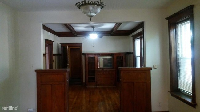 Building Photo - 1240 N Keeler Ave