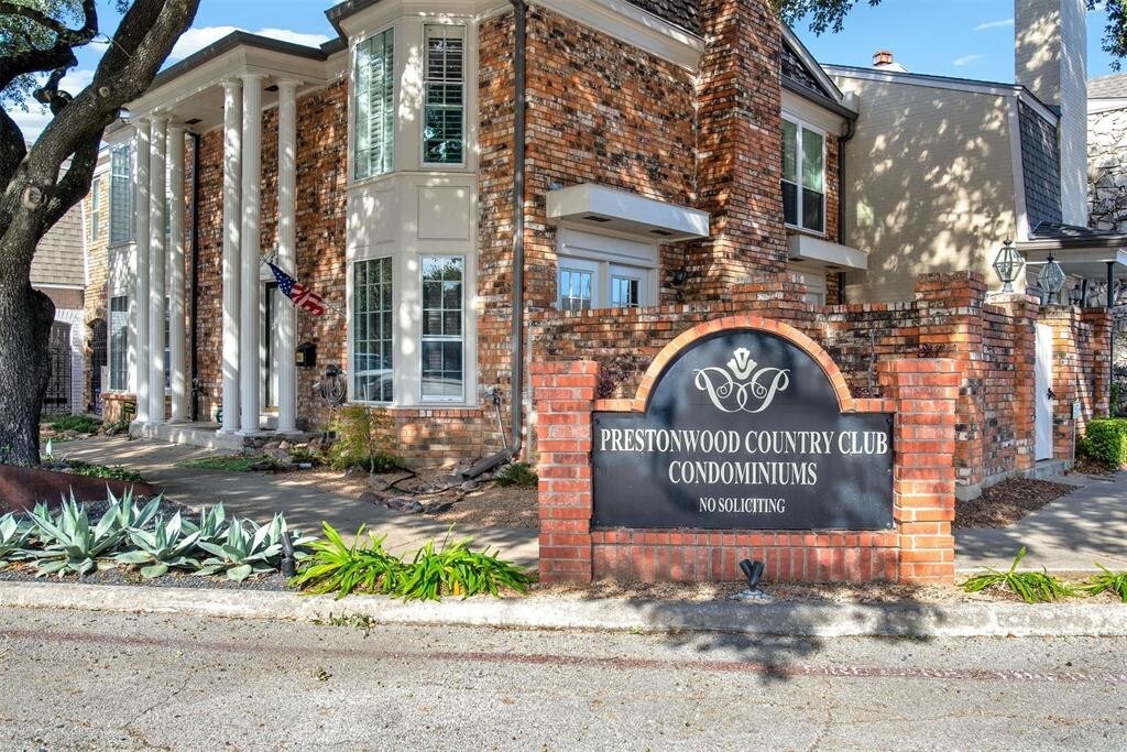 Primary Photo - 15922 Club Crest Dr