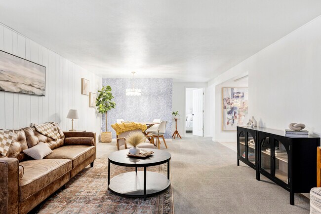Foto del edificio - 6321 Chase St