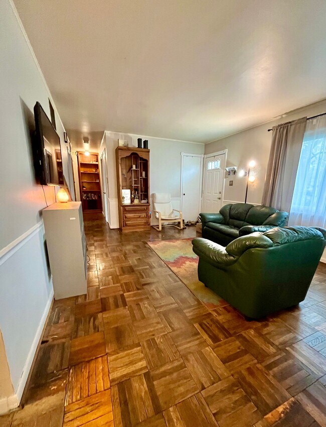 Foto del edificio - 549 W 13th St