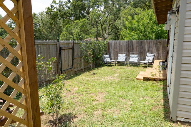 Building Photo - 8841 Smiley Ct