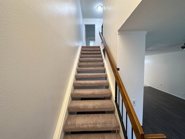 Foto del edificio - Townhome AVAILABLE NOW in Colton. 2 Bed / 2 Bath Floorplan  + Garage!