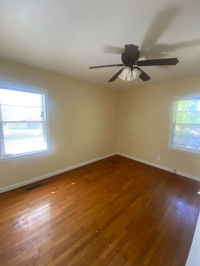 Foto del edificio - 4025 Acacia Dr