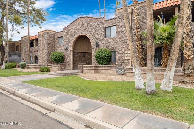 Foto del edificio - 7110 E Continental Dr