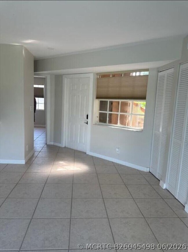 Foto del edificio - 8734 SW 3rd St