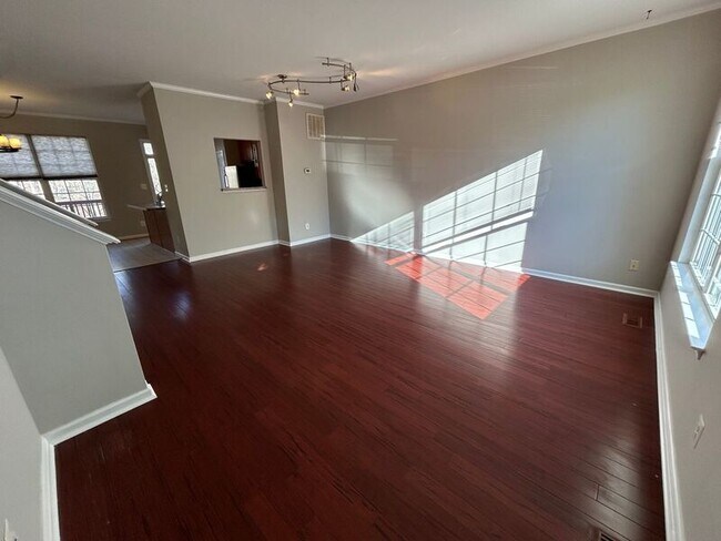 Building Photo - 4213 Normandy Ct