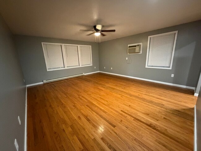 Building Photo - 504 2nd St