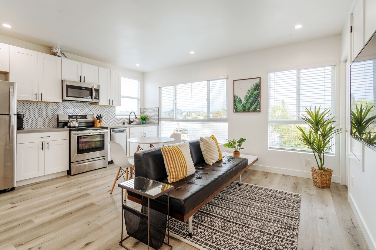 Foto principal - 1248 W 37th Dr