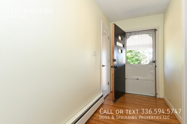 Foto del edificio - 2715 Kivett Dr