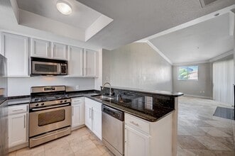 Building Photo - 260 E Flamingo Rd