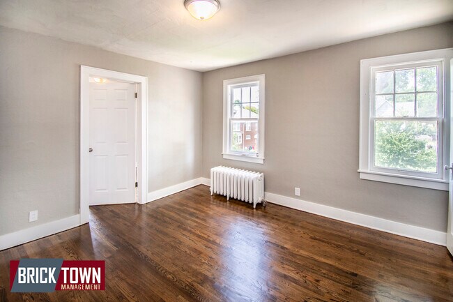 Foto del edificio - 4915 Davenport St
