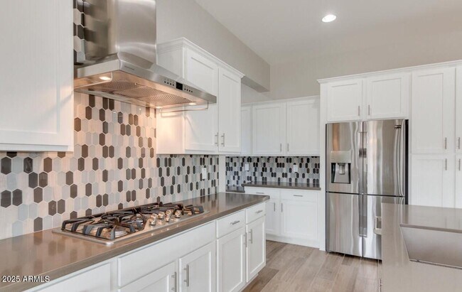 Foto del edificio - 4390 Noble Dr