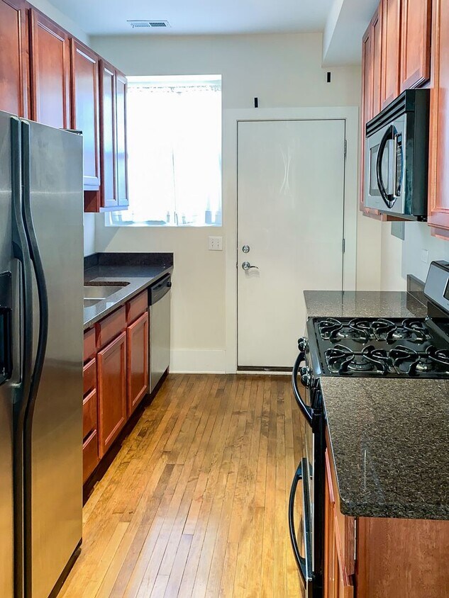 Foto principal - 3455 N Wolcott Ave