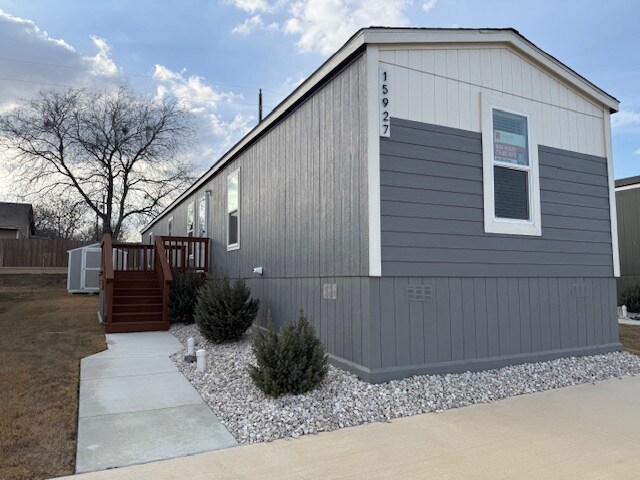 Building Photo - 15927 S Flores Rd