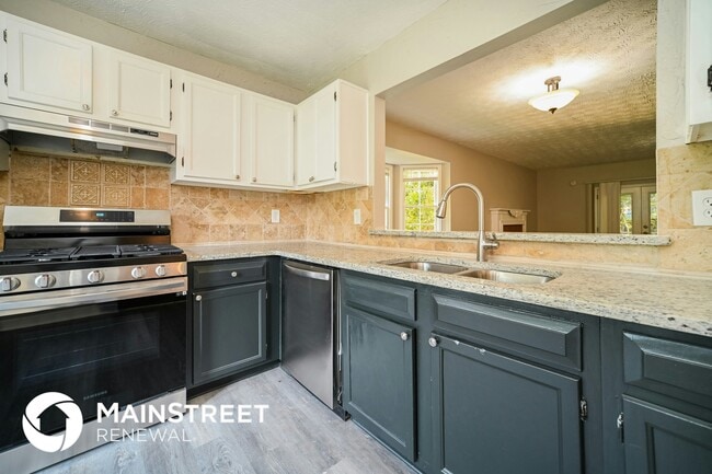 Building Photo - 801 Redland Dr