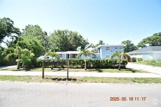 Building Photo - 419 Stremma Rd
