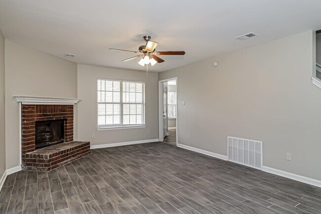 Foto del edificio - 5377 Ragan Ridge Dr
