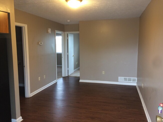 Building Photo - 430 Gibson Ln