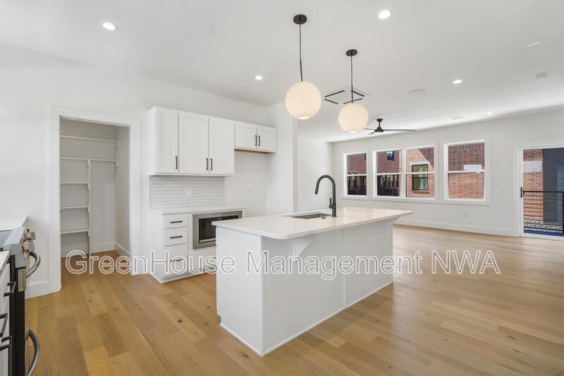 Foto principal - 337 Sweetspire Ct