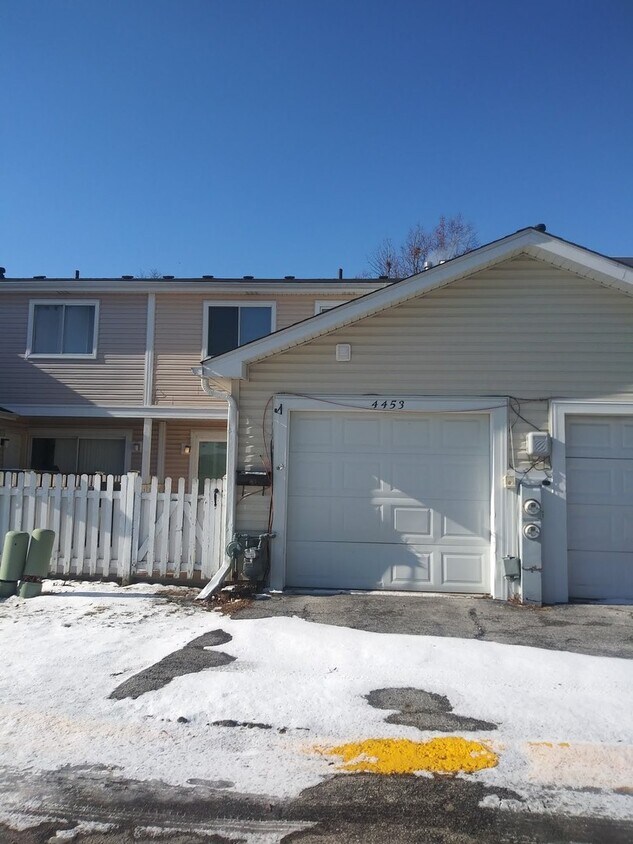 4453 Provincetown Dr, Country Club Hills, IL 60478 Townhome Rentals