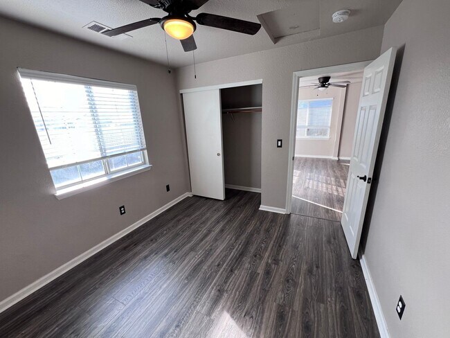 Foto del edificio - 2820 East St