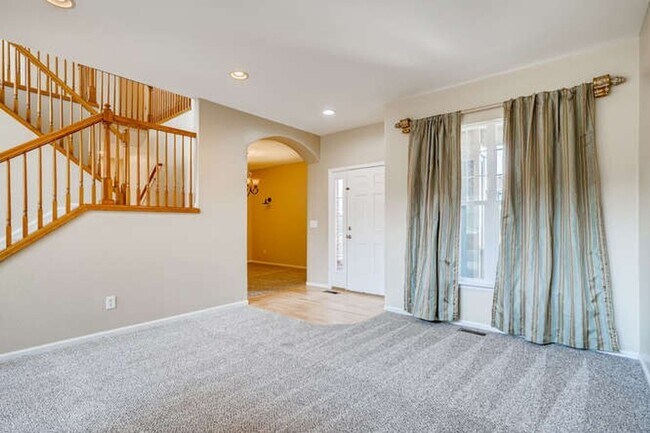 Building Photo - Spacious 5 Bedroom Home In Tollgate Crossi...