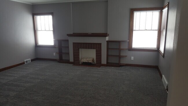 Foto del edificio - 2131 N Howell St