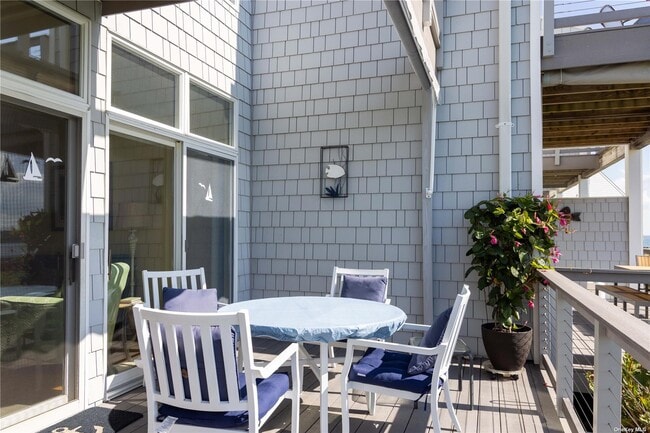 Building Photo - 2820 Shipyard Ln