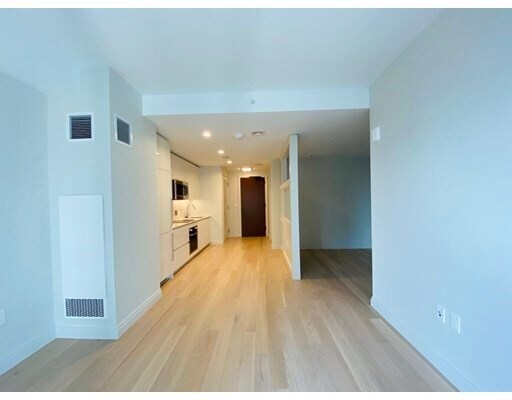Primary Photo - 135 Seaport Blvd