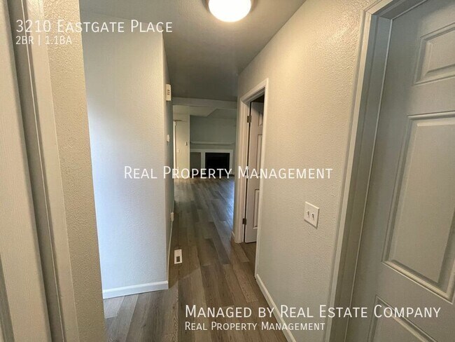 Foto del edificio - 3210 Eastgate Pl