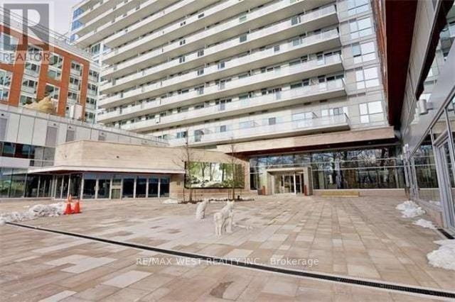 Building Photo - 1830 Bloor St W