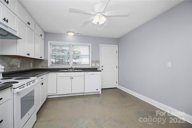 Foto del edificio - 212 Kerr St NW