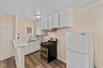 Building Photo - 4811 Oakland St