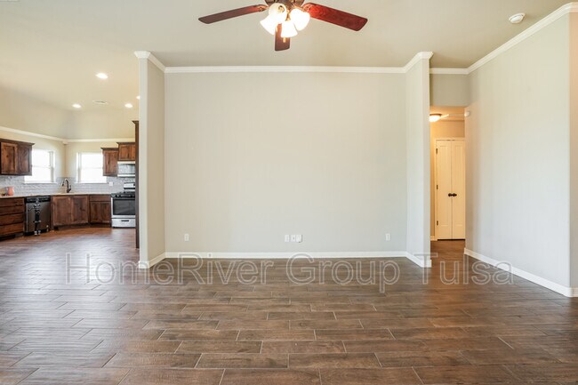 Building Photo - 103 W 135th St N