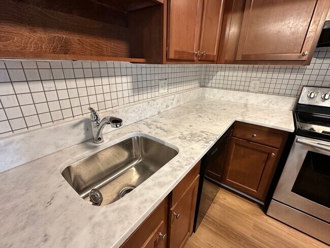 Foto del edificio - Available for Immediate Move-In – 2 Bed | 2 Bath Condo