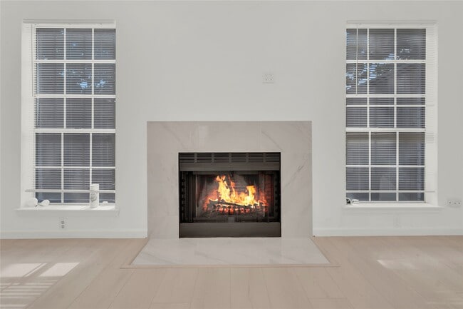 Building Photo - 4001 Tanglewilde St